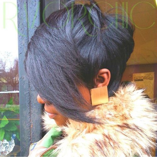 mic de statura black haircut with long side bangs
