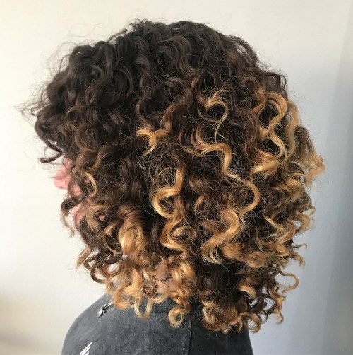 Средње Natural Highlighted Hair