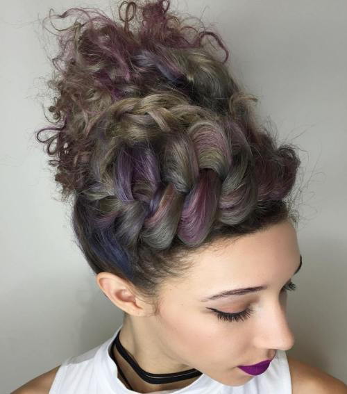 Плетени Messy Curly Updo