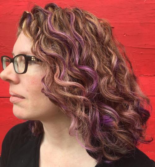 Црвена Curly Hair With Purple Highlights