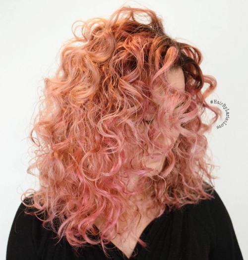 Средње Curly Pastel Pink Hairstyle
