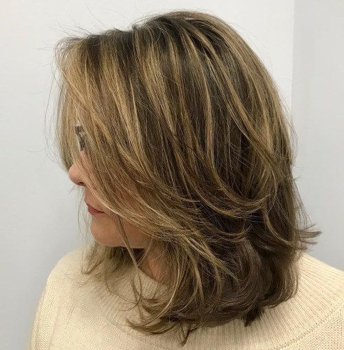 Lungime medie Layered Disheveled Hairstyle