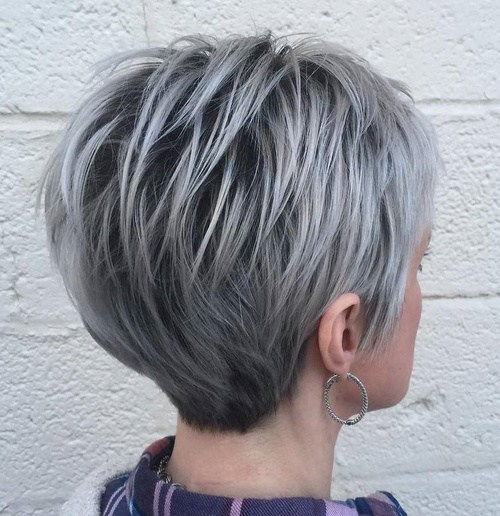Lång Silver Pixie With Black Roots