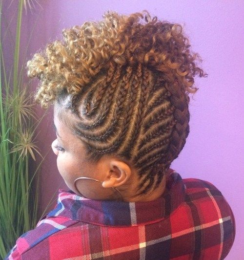Naturlig Braided Updo With Curly Top