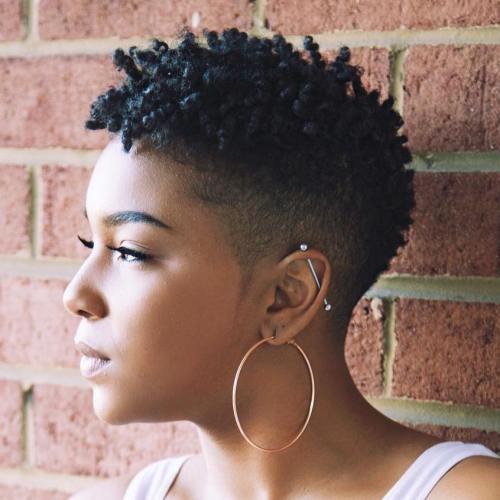 Kort Undercut Hairstyle For Natural Hair