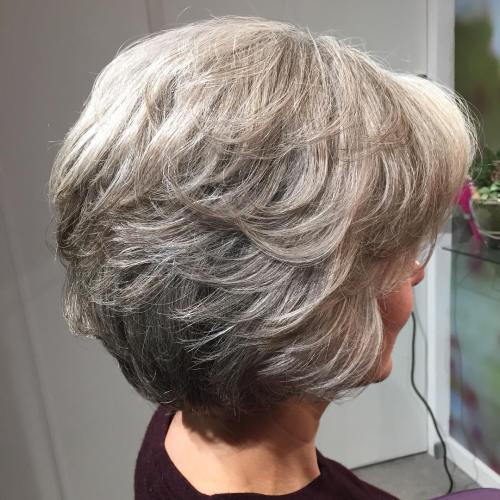 Kratko-srednja Layered Gray Haircut