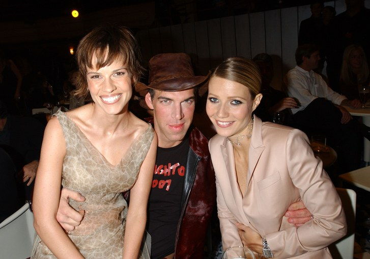 Хилари Swank, Kevyn Aucoin, and Gwyneth Paltrow during The 2001 VH1/Vogue Fashion Awards 