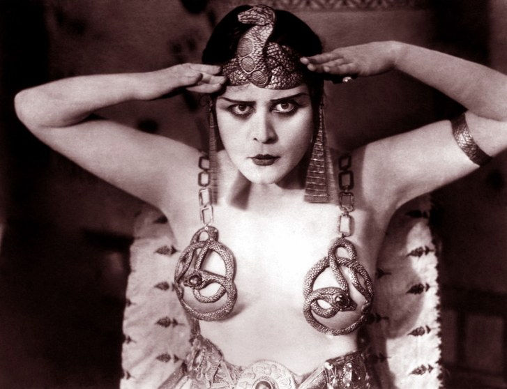 Theda Bara in the 1917 movie Cleopatra.