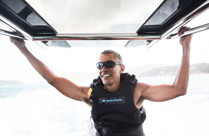 bývalý President Barack Obama Goes Kitesurfing In The Caribbean