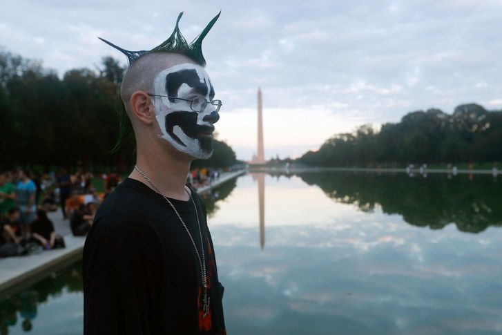 Juggalo Makeup Prevents Involuntary Facial Recognition and Surveillance 3