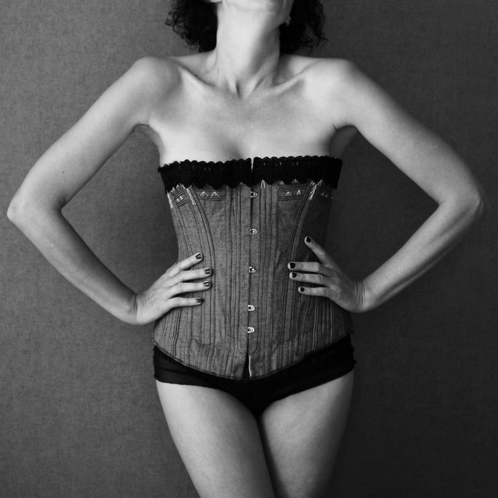 Kvinna in a corset
