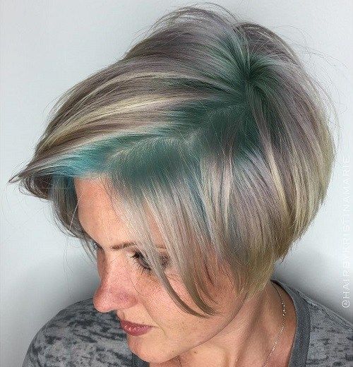 Kort Gray Bob With Pastel Green Roots
