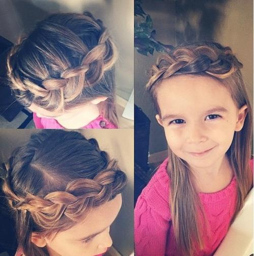 flätad crown hairstyle for little girls