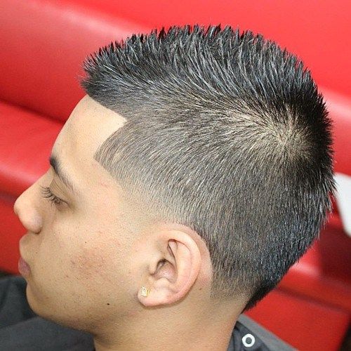 muži's short spiky haircut