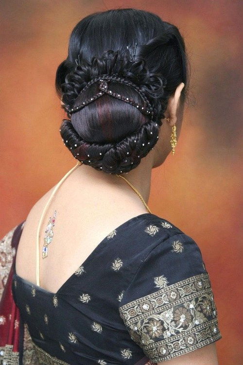 indický bun updo for brides