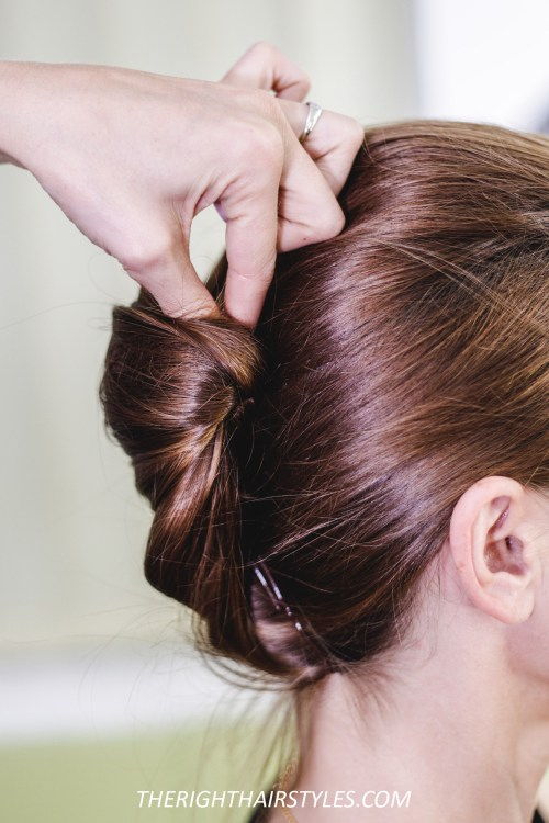 како to Do a French Twist: Step 5