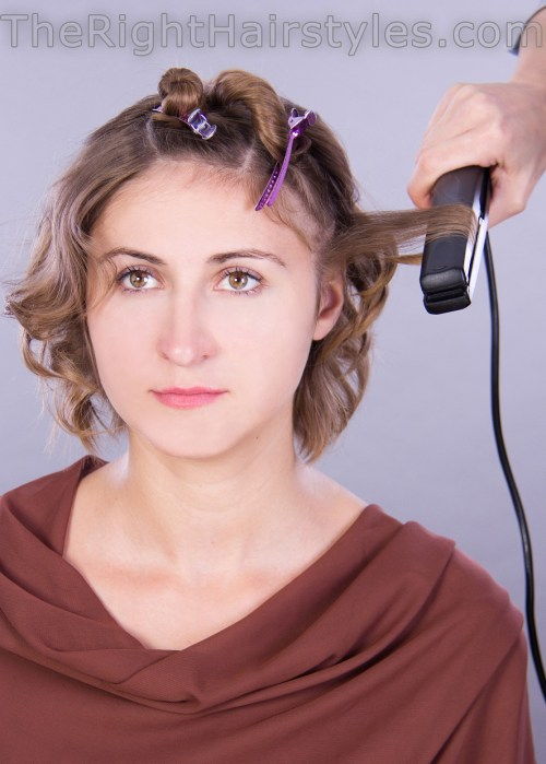 Cum to shape messy curls with a flat iron