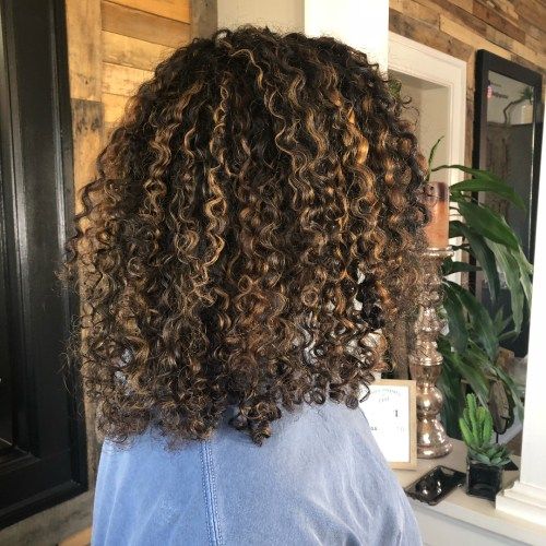 Medium Curls With Caramel Highs