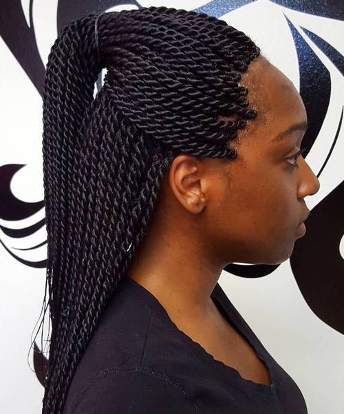 polovičná up ponytail for Senegalese twists