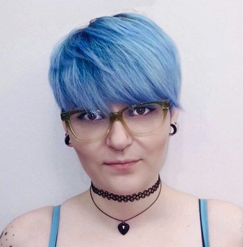 kort pastel blue hairstyle