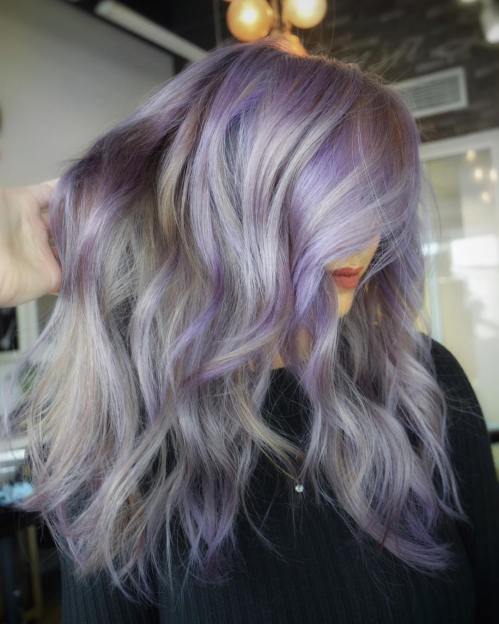 lång wavy pastel purple hair