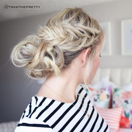 Rörig Low Bun With A Side Fishtail