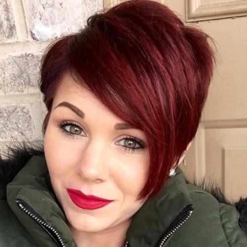 Kort Asymmetrical Red Hairstyle