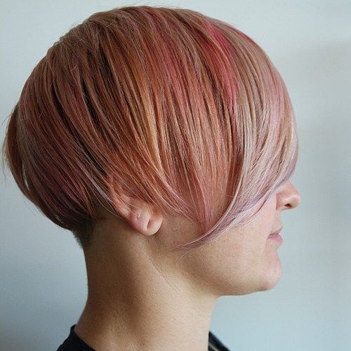 kort pastel pink hairstyle