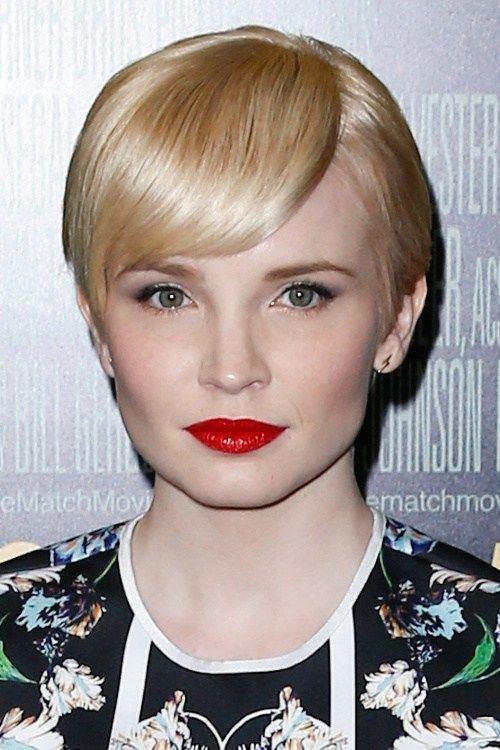 zelo short blonde hairstyle for women