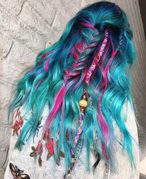 Modrá And Pink Mermaid Hairstyle