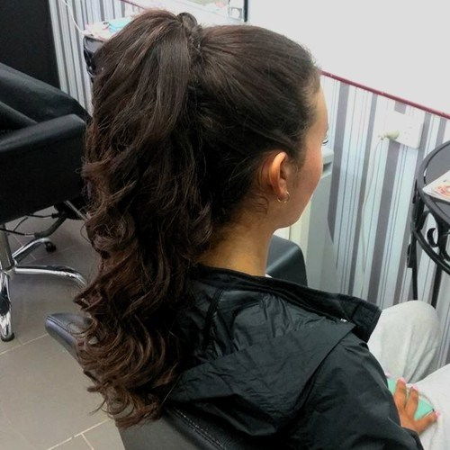 дуго curly pony for brunettes
