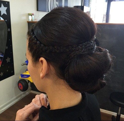 ниско bun with a bouffant and braids